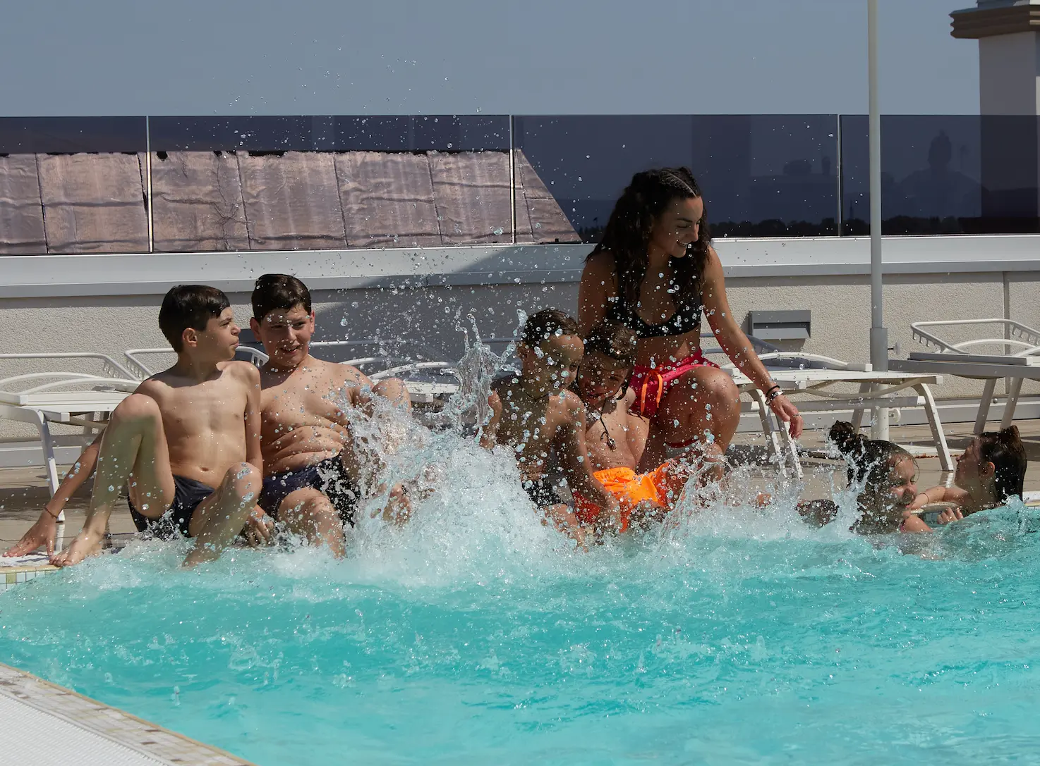 Animazione in piscina all'hotel Amburgo